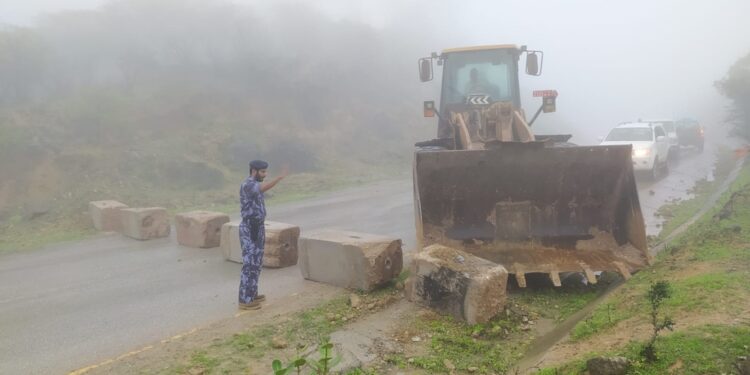 إغلاق طريق عقبة “حشير” بولاية مرباط