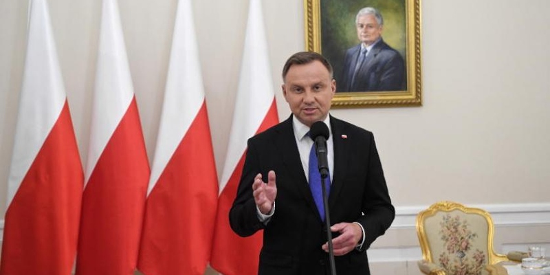 الرئيس البولندي يصادق على انضمام فنلندا والسويد إلى الناتو