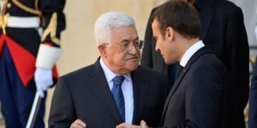 الرئيس الفرنسي يؤكد استعداد بلاده لاستئناف مفاوضات السلام في الشرق الأوسط
