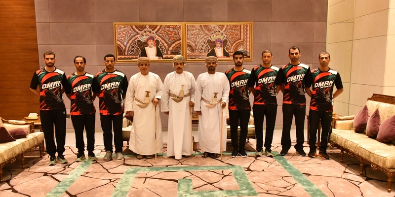الفريق الوطني للقفز الحر يعود إلى البلاد 1 الفريق الوطني للقفز الحر يعود إلى البلاد