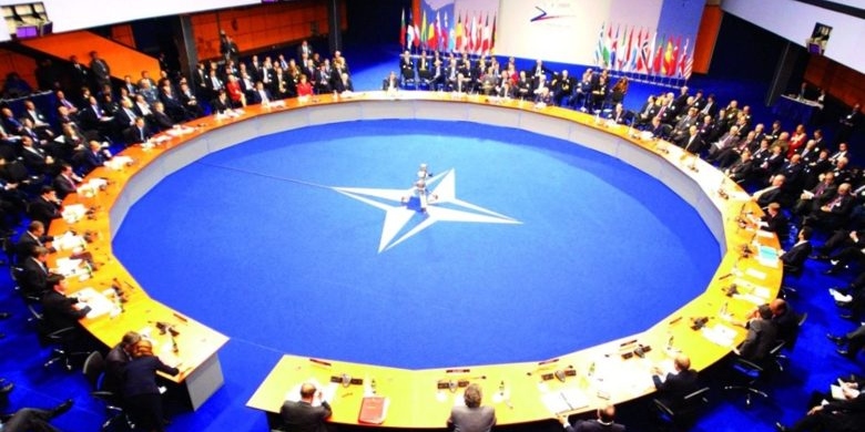 الناتو يبدأ إجراءات قبول عضوية السويد وفنلندا