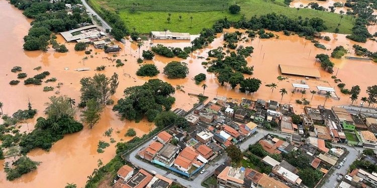 مصرع 8 أشخاص في فيضانات هائلة بولاية كنتاكي الأمريكية