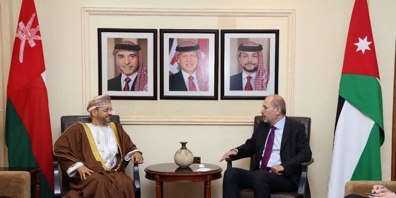 وزير الخارجية يلتقي نائب رئيس مجلس الوزراء الأردني