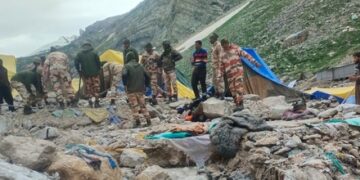 مصرع 16 على الأقل وفقدان العشرات بعد سيول جارفة في كشمير