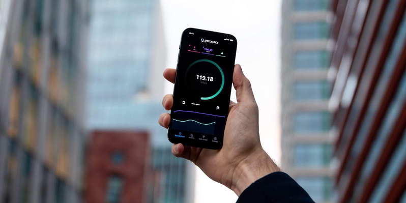 خدمة “ستارلينك” قد تُتَاح عبر الهواتف المحمولة قريبًا