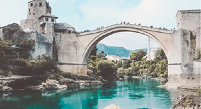 "سارة وسيرافينا".. رواية عن الحرب وتداعياتها على البشر 1 “سارة وسيرافينا”.. رواية عن الحرب وتداعياتها على البشر