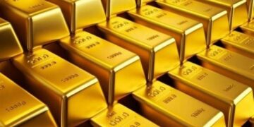 الذهب يقترب من أدنى مستوى له في عام
