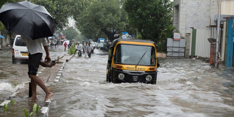 مصرع 529 شخصًا بسبب الأمطار الغزيرة في الهند 1 مصرع 529 شخصًا بسبب الأمطار الغزيرة في الهند