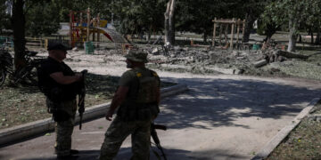 مقتل ستة بعد إصابة صواريخ مبنى سكنيا في دونيتسك بأوكرانيا