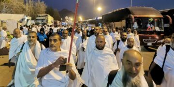 بعد الوقوف بعرفات الحجاج ينفرون إلى مزدلفة