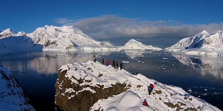 مصرع ستة أشخاص في انهيار جليدي في جبال الألب الإيطالية