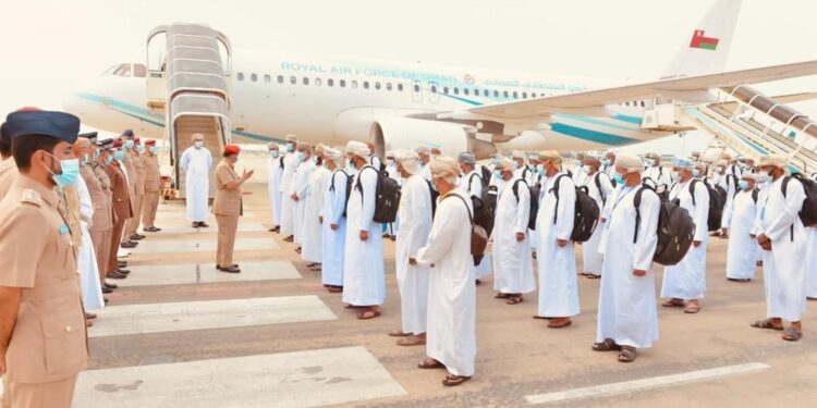 بعثة الحج العسكرية تعود إلى أرض الوطن 1 بعثة الحج العسكرية تعود إلى أرض الوطن