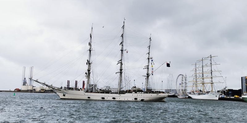 سفينة /شباب عُمان الثانية/ تصل ميناء مدينة إيسبرغ الدنماركية