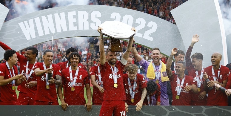ليفربول يُتوج بدرع اتحاد كرة القدم الإنجليزي