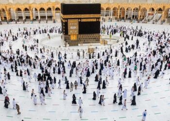 حجاج بيت الله الحرام يُنهون مناسك الحج لهذا العام