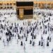 حجاج بيت الله الحرام يُنهون مناسك الحج لهذا العام