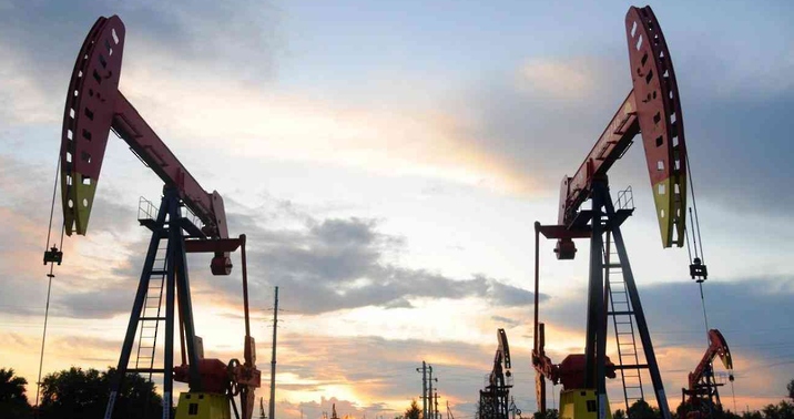 سعر نفط عُمان  ينخفض دولارين  أمريكيين  و16 سنتا