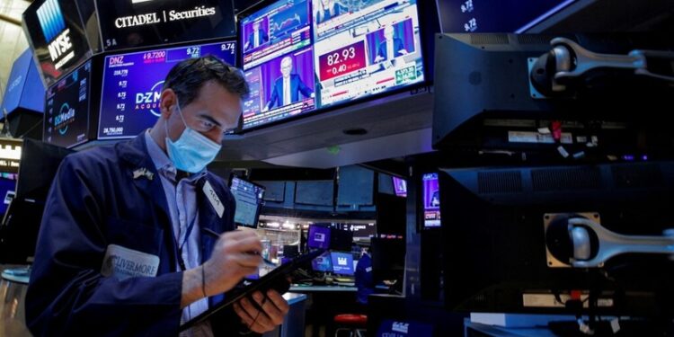 وول ستريت تفتح على انخفاض 1 وول ستريت تفتح على انخفاض