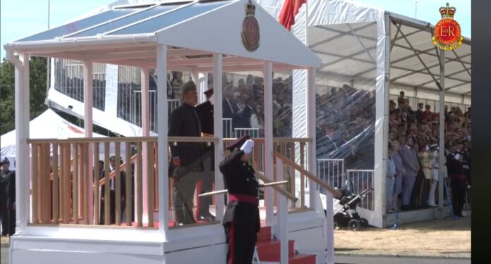 جلالة السلطان المعظم يرعى حفل تخريج ضباط أكاديمية ساندهيرست العسكرية الملكية بالمملكة المتحدة