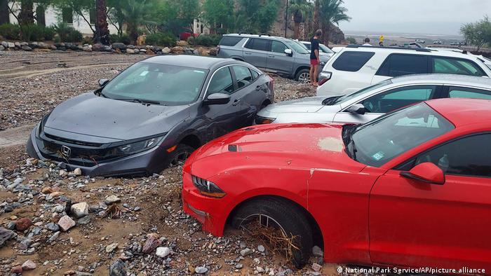 Flash floods in California’s Death Valley leave 1,000 stranded
