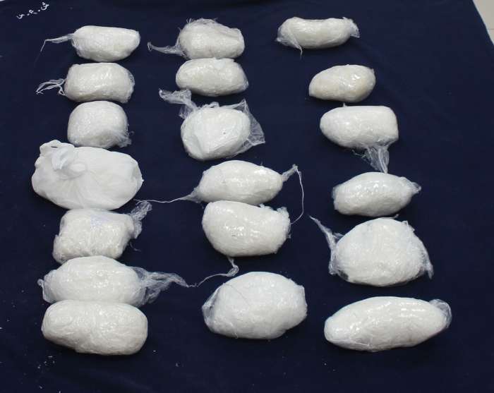 Oman Customs seizes alcoholic, tobacco products from expats