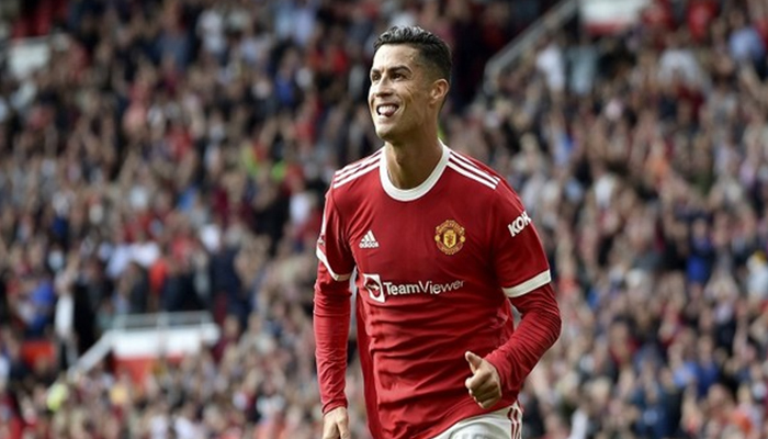 Cristiano Ronaldo cautioned by police after smashing phone of Everton fan