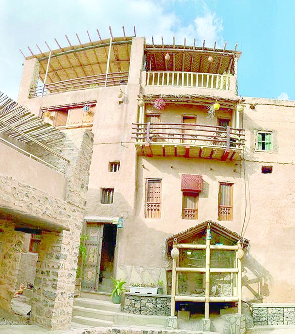 سعيد الهطالي ينجح في تحويل البيوت القديمة إلى نزل سياحية