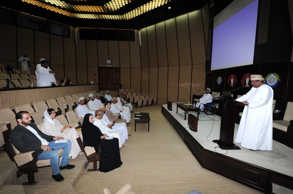 مناقشة إيجاد مشاريع مستدامة لذوي الإعاقة