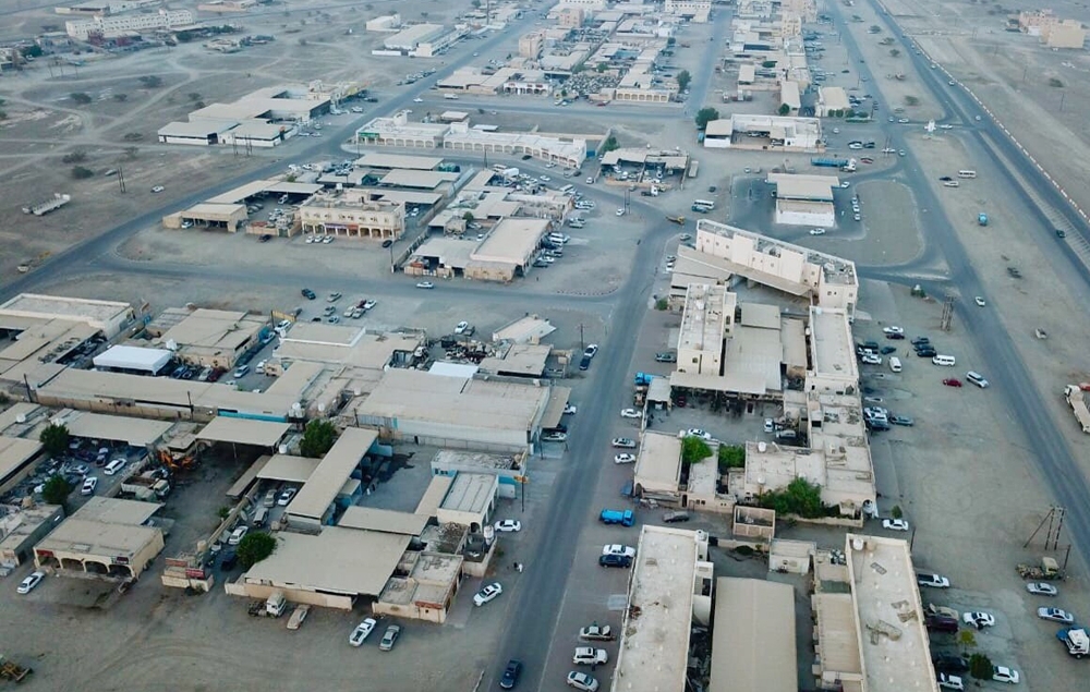 إنجازات أولية في الأعمال التطويرية بالمنطقة الصناعية في صحم