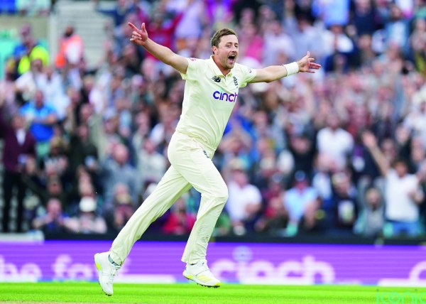 England recall Robinson for first two South Africa Tests