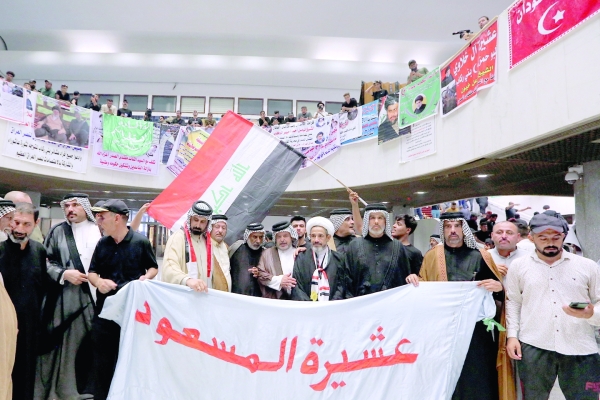 Former Iraqi activists dismayed as powerful groups use protest tactics