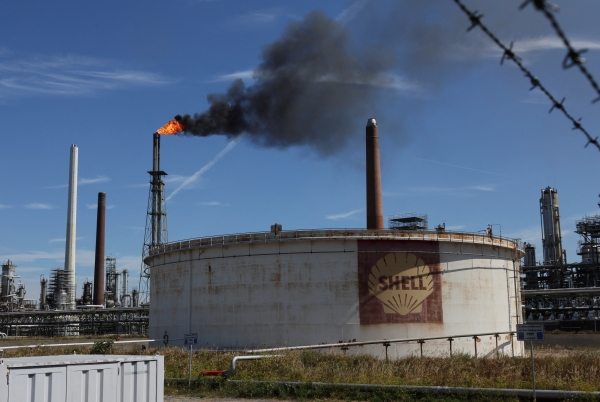 Oil prices tumble on demand worries