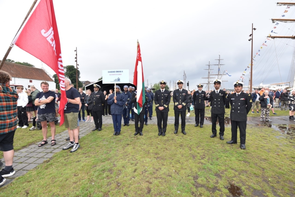 “شباب عمان الثانية” تشارك في انطلاق مهرجان ختام سباقات السفن الشراعية بالدنمارك