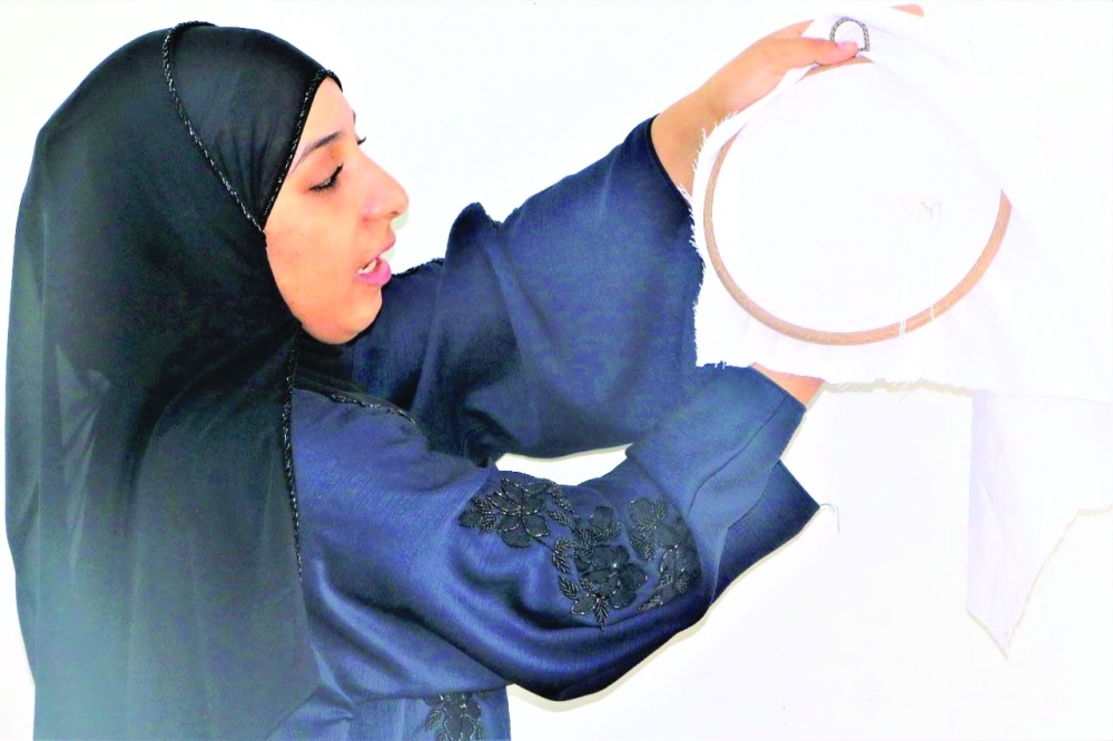 طلبة الداخلية يعززون مهاراتهم الإبداعية في المناشط الصيفية