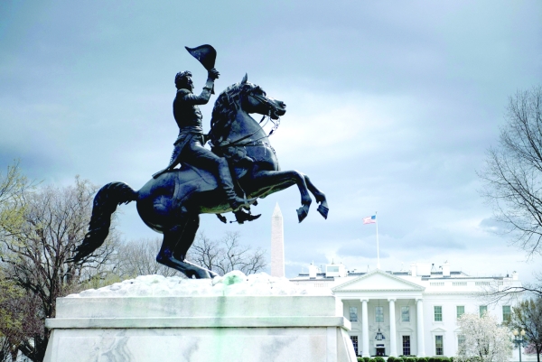 Lightning strike near White House kills two persons