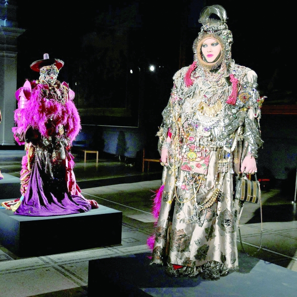 'Living Sculpture' Daniel Lismore brings wearable art to London