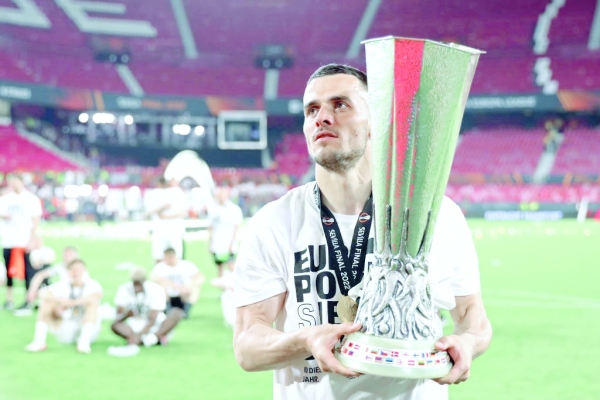 Frankfurt's Kostic arrives in Turin for Juventus medical