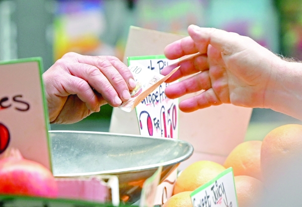 Troubled UK economy rides out Jubilee disruption, but recession looms