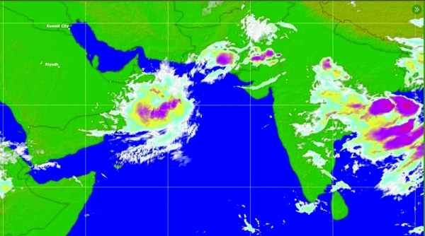 Deep depression moves towards Pakistan Coast