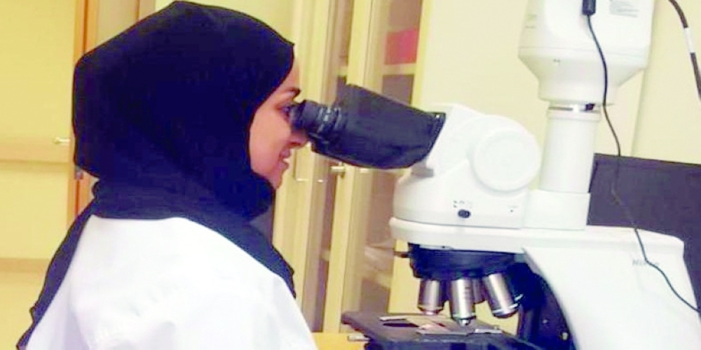 عمانيةٌ تنجح في تصنيع نموذج ثلاثي الأبعاد لخلايا السرطان