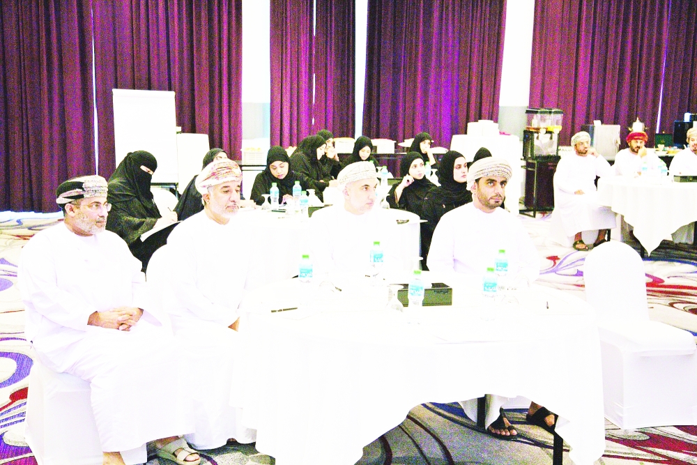 برنامج تدريبي يبحث تنمية المهارات واتخاذ القرارات للعاملين الصحيين