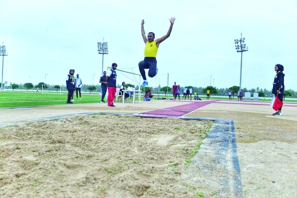 مشاركة واسعة في بطولة الألعاب القوى بظفار