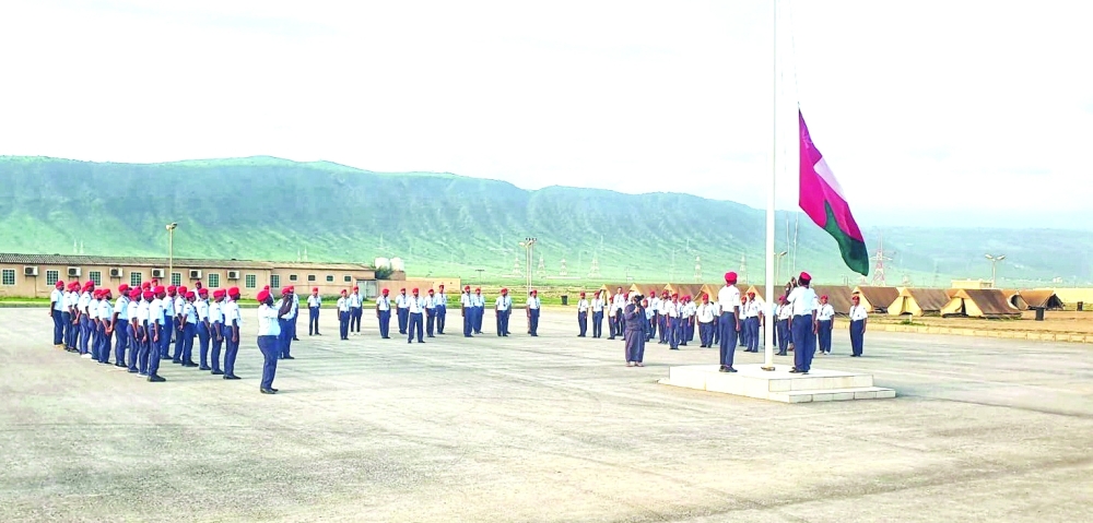 أكثر من 500 مشارك في المخيمات الكشفية والإرشادية بظفار