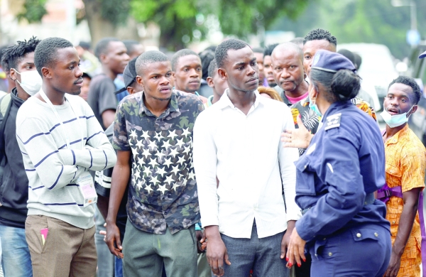 Angola ruling party set to win poll as opposition disputes results