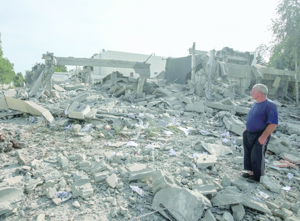 حاثا الهيئات الدولية على التحرك لإجبار القوات الروسية على إخلاء الموقع
الرئيس الأوكراني: العالم نجأ من كارثة إشعاعية بعد انقطاع الكهرباء عن محطة نووية