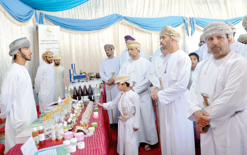 خطط لتطوير مهرجان الجبل الأخضر السياحي وزيادة فعالياته