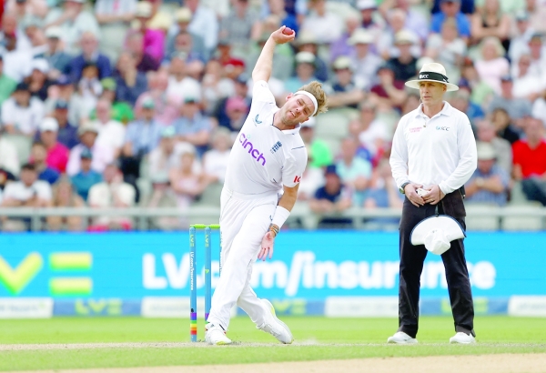 England seamers have South Africa on the ropes in second test