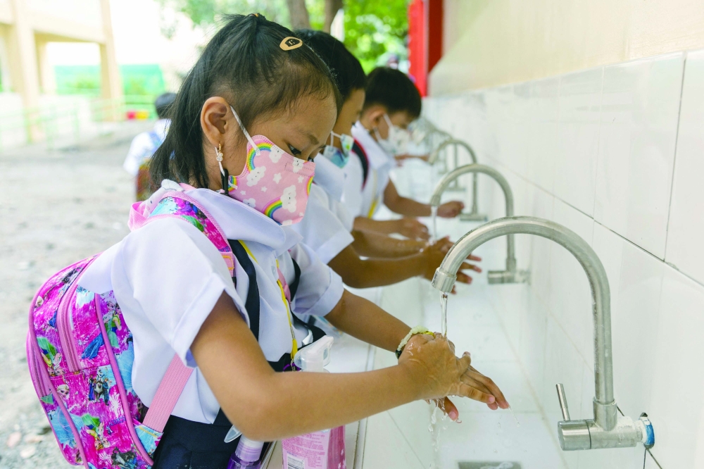 توسيع الإغلاق في مقاطعة صينية مجاورة لبكين..وهونج كونج تسجل أعلى حصيلة إصابات منذ 5 أشهر