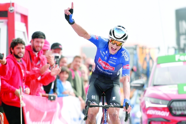 Vine soars to second Vuelta stage triumph
