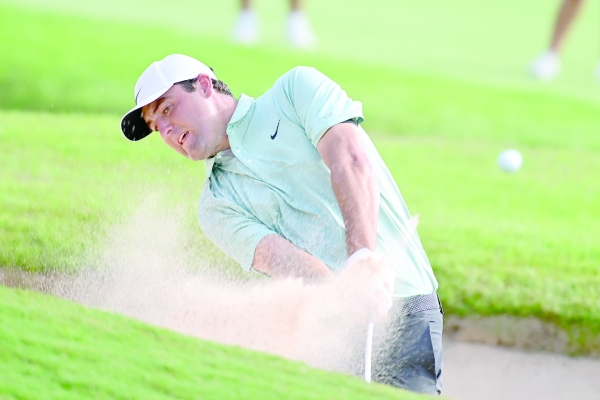 Scheffler clings to one-stroke lead at Tour Championship